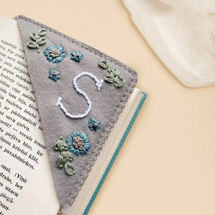 Lismali - Personalized Hand Embroidered Corner Bookmark