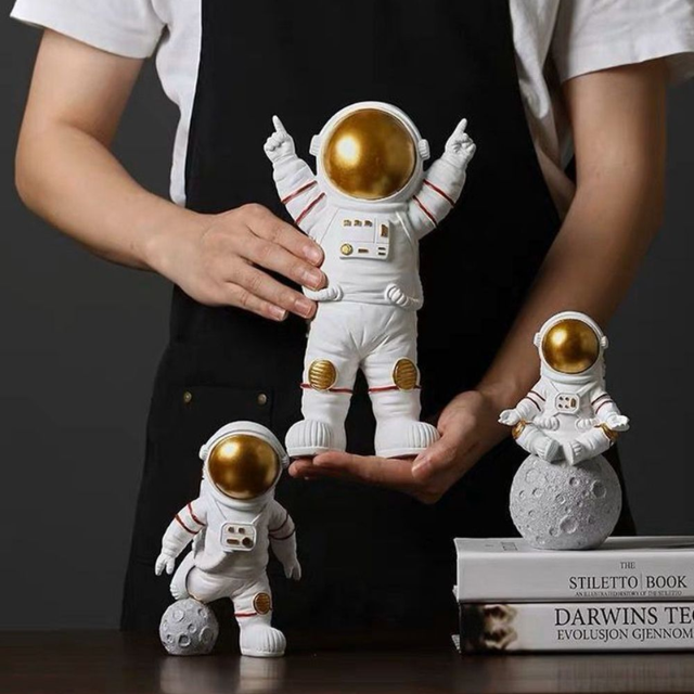Lismali Home and Decor Astronaut Figurines Set For Home Decor And Ornament Gifts