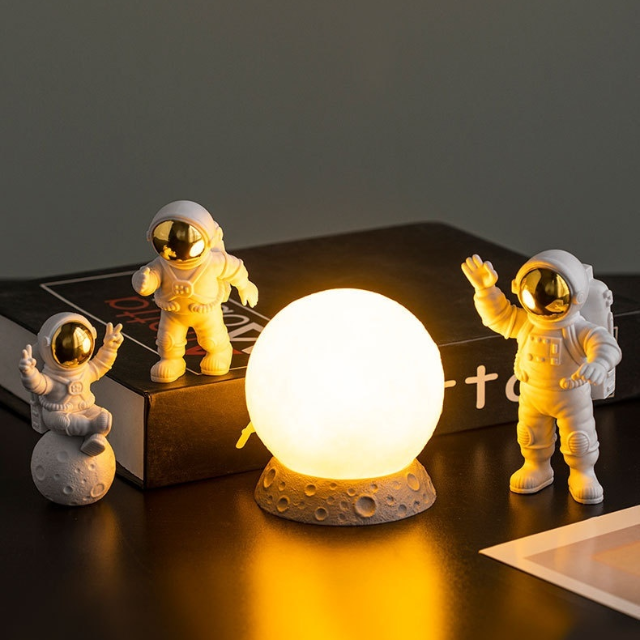 Lismali Home and Decor Astronaut Figurines Set For Home Decor And Ornament Gifts