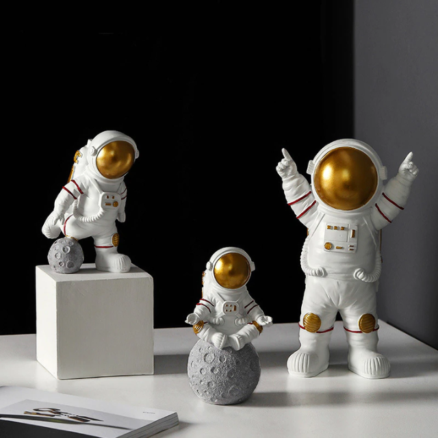 Lismali Home and Decor Astronaut Figurines Set For Home Decor And Ornament Gifts