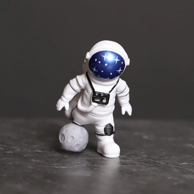 Lismali Home and Decor Astronaut Figurines Set For Home Decor And Ornament Gifts