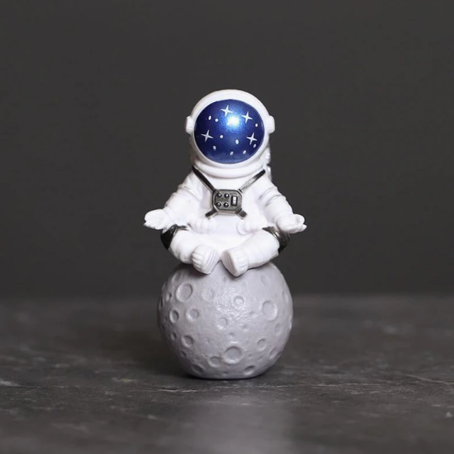 Lismali Home and Decor Astronaut Figurines Set For Home Decor And Ornament Gifts