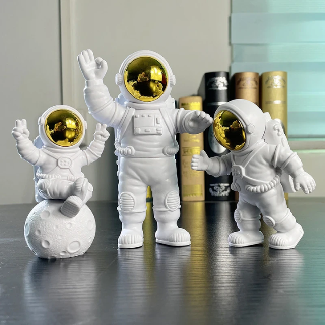 Lismali Home and Decor Astronaut Figurines Set For Home Decor And Ornament Gifts