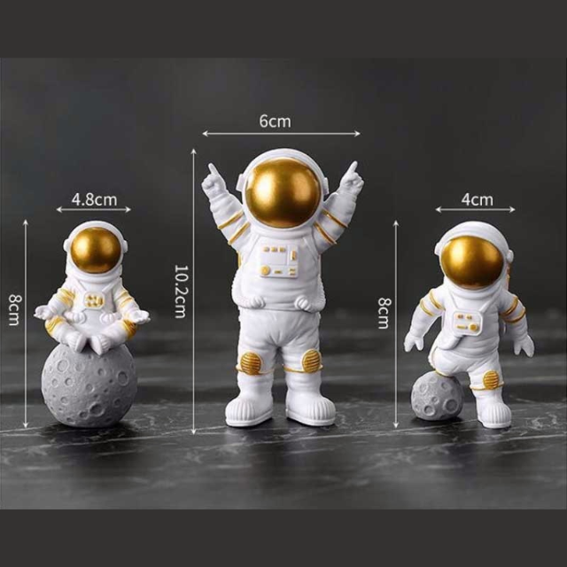 Lismali Home and Decor Astronaut Figurines Set For Home Decor And Ornament Gifts