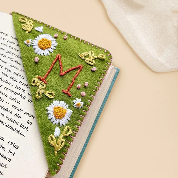 Lismali - Personalized Hand Embroidered Corner Bookmark